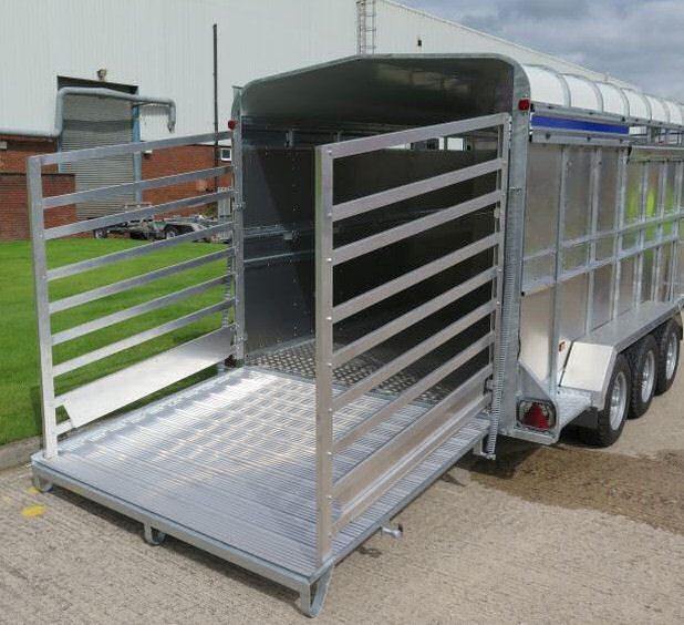 Bétailère INDESPENSION LV35146 TRI