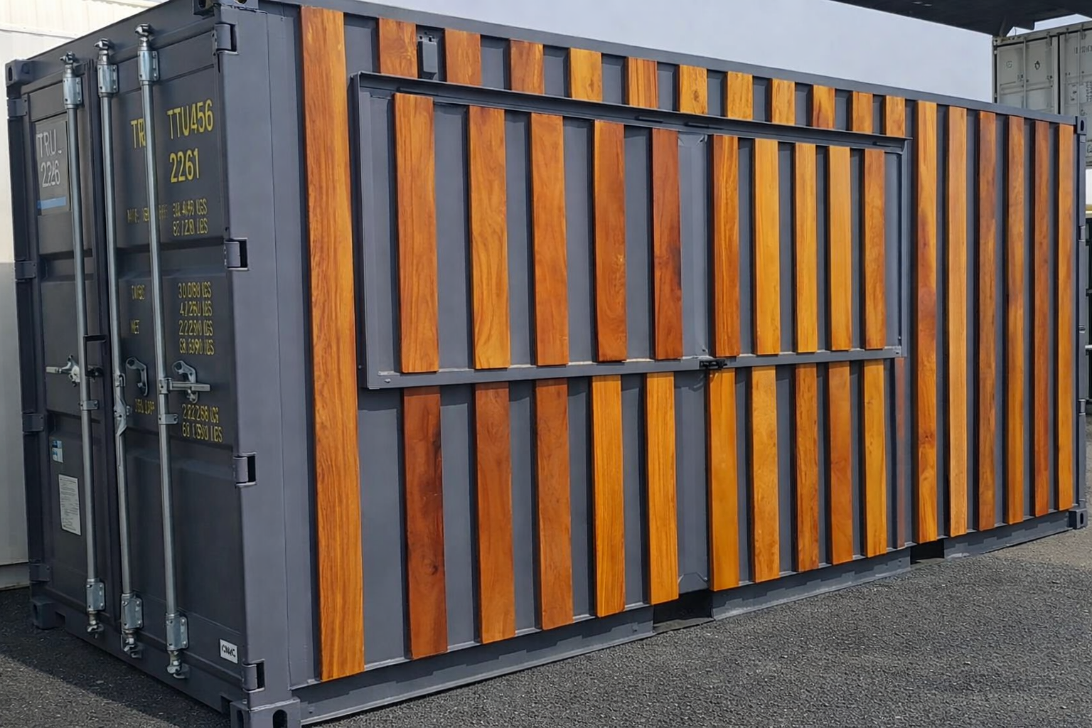 Container Snack 20 pieds aménagé – Snack Box Dynamique – Bardage bois