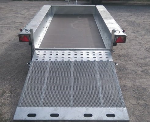 Remorque porte-engin 3500 kg – Plateau 300 × 150 cm – Double essieu