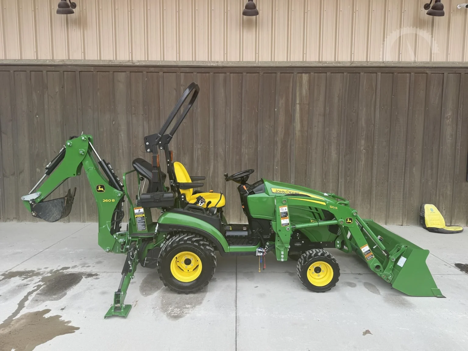 John Deere 1025R