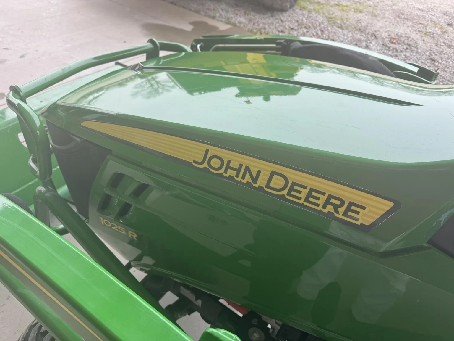 John Deere 1025R