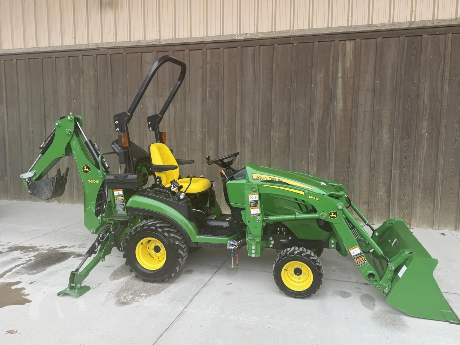 John Deere 1025R