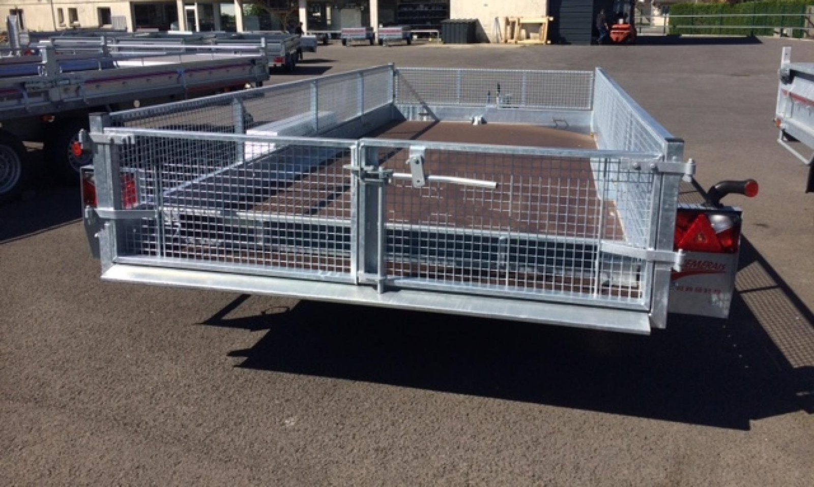 Remorque porte-voiture basculante 2700 kg – Plateau 450 × 190 cm – Double essieu