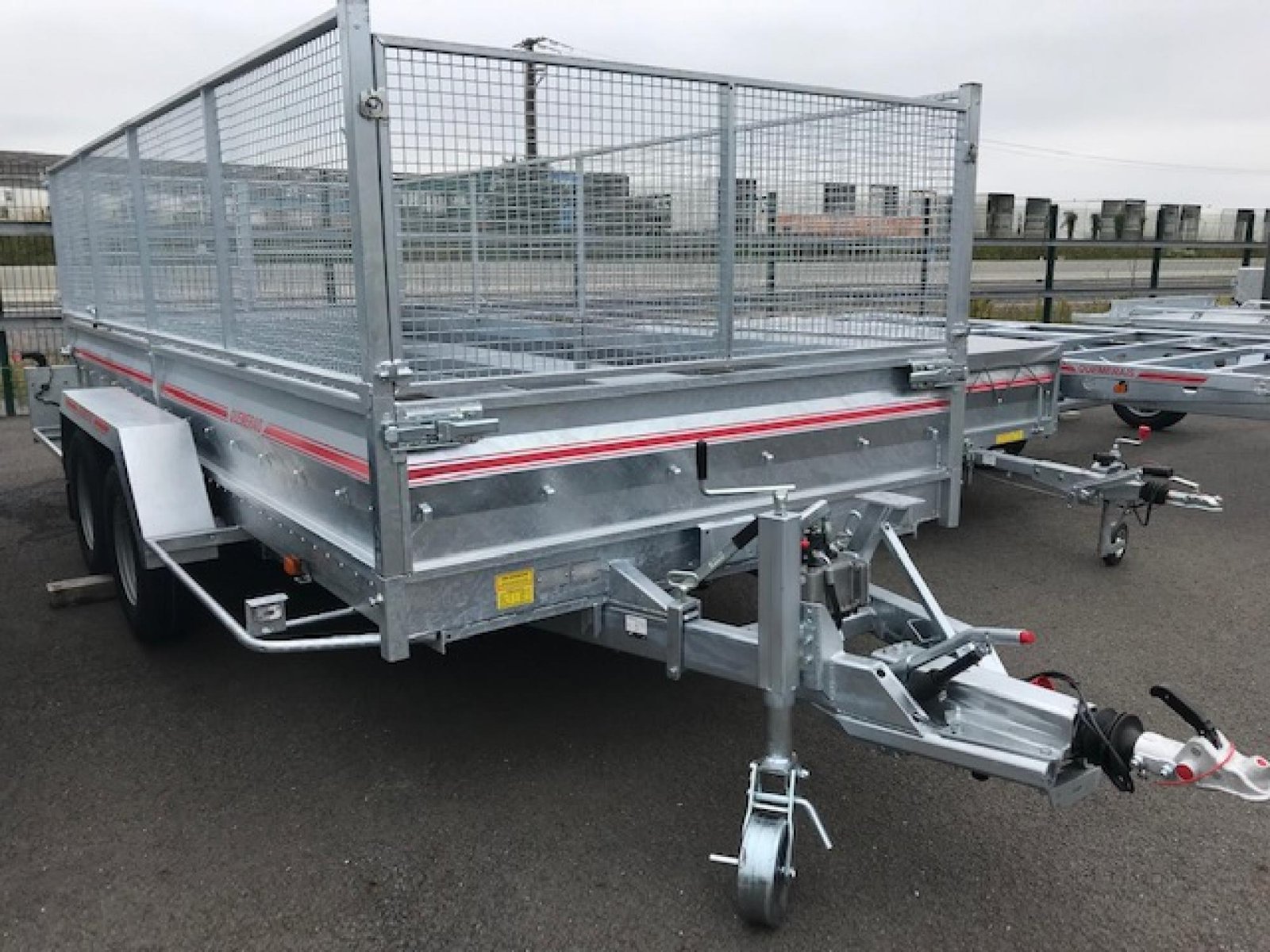 Remorque porte-voiture basculante 2700 kg – Plateau 450 × 190 cm – Double essieu